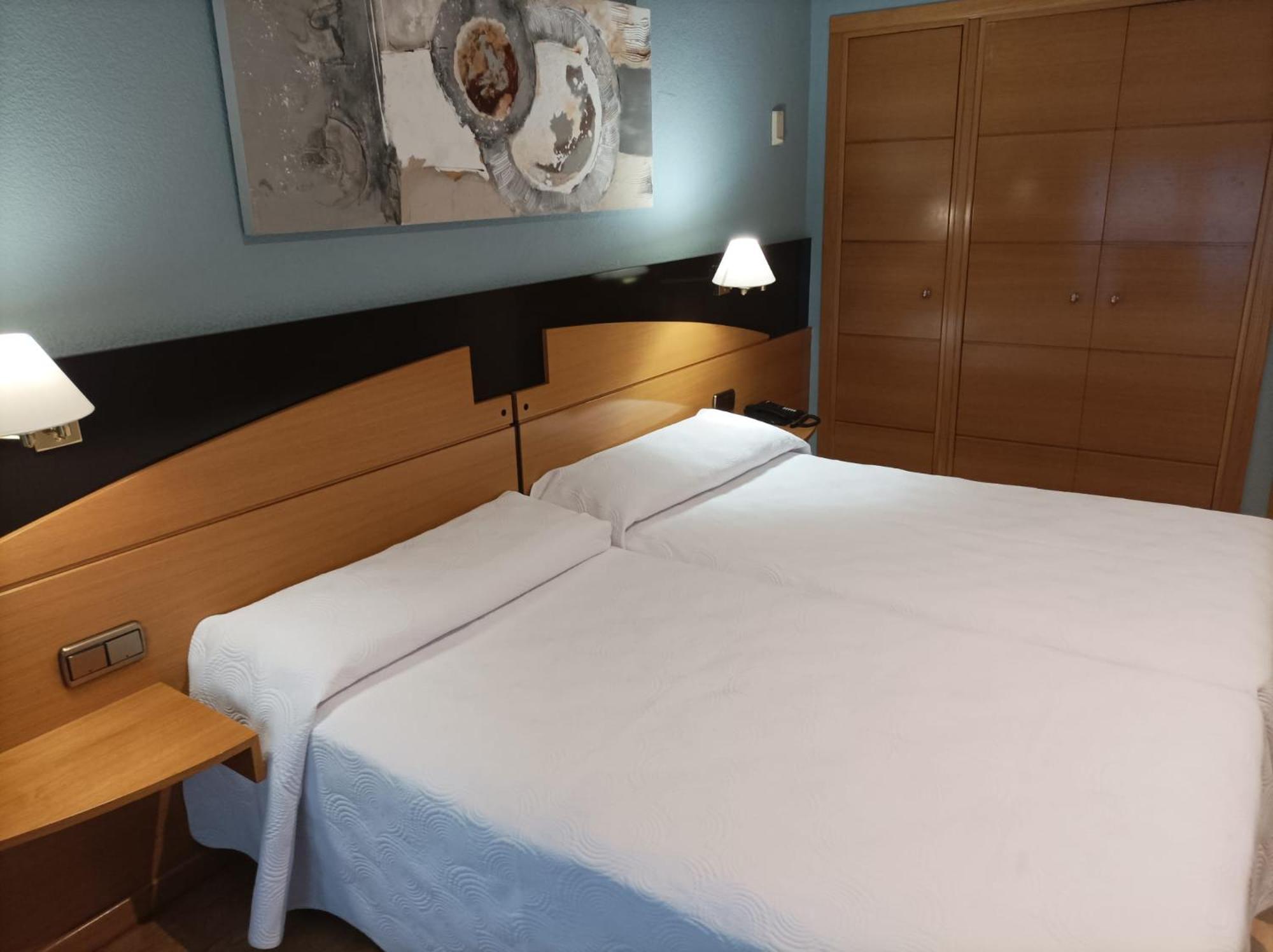 Hotel De Castilla 4*
